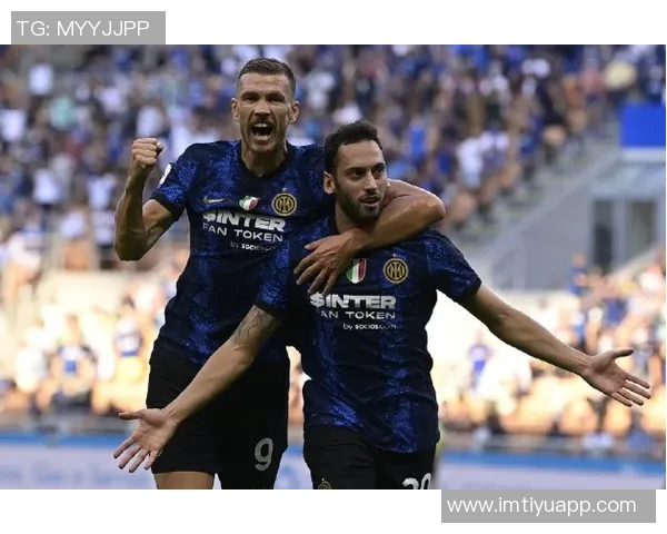 恰尔汗奥卢四场比赛打入四球荣膺国米十月最佳球员称号